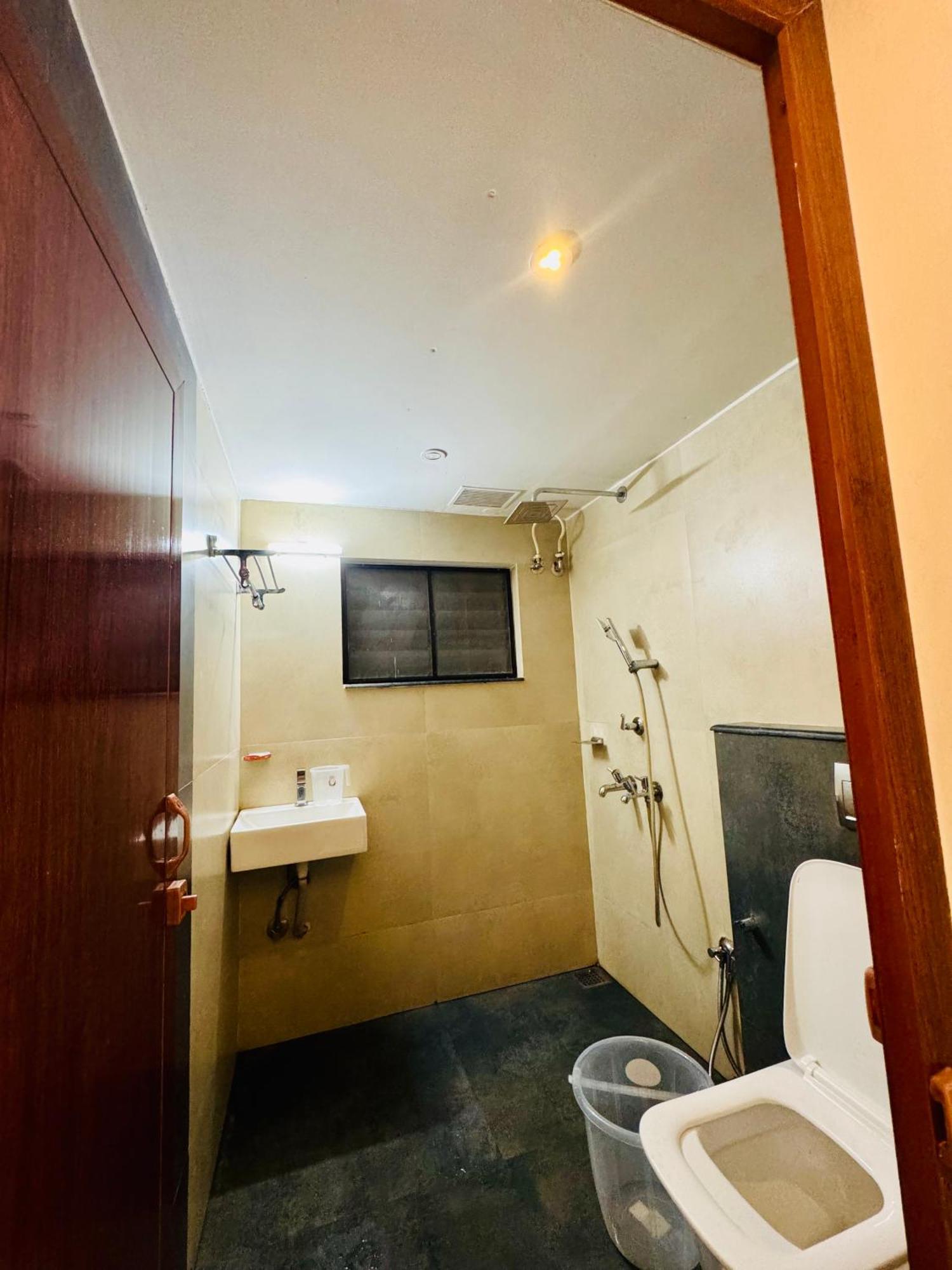 Harmony Nest, Akkulam Thiruvananthapuram Exterior foto